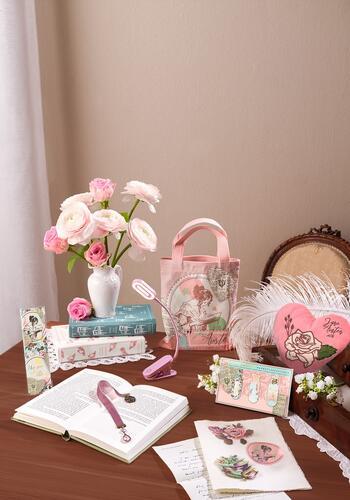 Reading lamp with clip